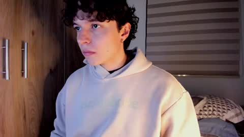 mastrangelo_x online show from June 19, 4:39 am