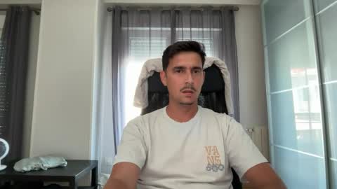 Aaron online show from June 11, 4:38 pm
