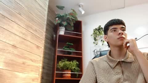 MATEO online show from May 9, 7:30 pm