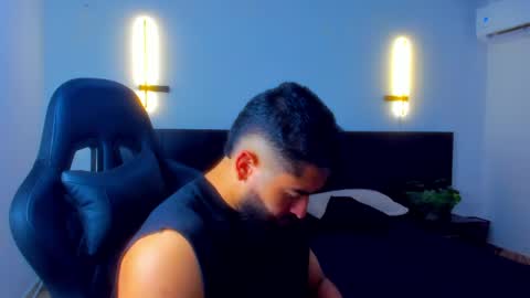 Mathew Flintt  online show from May 21, 7:32 pm