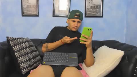 mathias cocks online show from September 13, 6:02 am