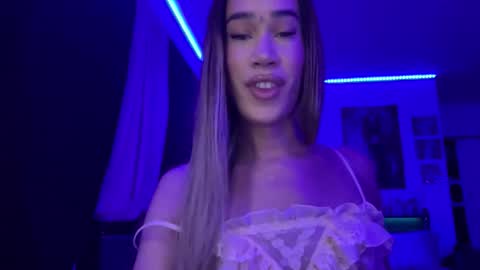 MOLLY MILLS online show from June 3, 1:52 am