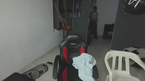 Snapshot of mattias_dantee chatting on February 5, 2:29 am mattias online show from February 5, 2:29 am