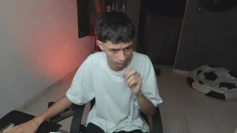 Snapshot of mattias_dantee chatting on February 7, 10:40 am mattias online show from February 7, 10:40 am