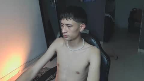 Snapshot of mattias_dantee chatting on February 11, 4:22 am mattias online show from February 11, 4:22 am