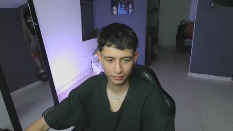 Snapshot of mattias_dantee chatting on February 12, 11:51 pm mattias online show from February 12, 11:51 pm