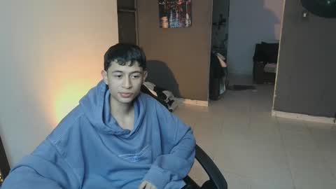 Snapshot of mattias_dantee chatting on February 17, 1:47 am mattias online show from February 17, 1:47 am