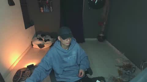 Snapshot of mattias_dantee chatting on February 20, 3:45 am mattias online show from February 20, 3:45 am