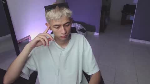 Snapshot of mattias_dantee chatting on February 23, 8:44 pm mattias online show from February 23, 8:44 pm