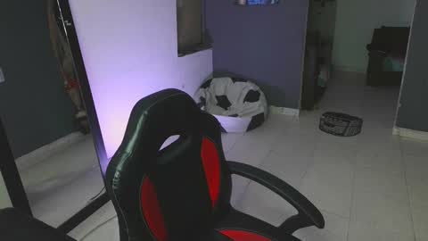 Snapshot of mattias_dantee chatting on February 25, 3:38 pm mattias online show from February 25, 3:38 pm