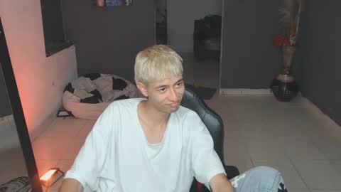 Snapshot of mattias_dantee chatting on March 10, 11:16 pm mattias online show from March 10, 11:16 pm