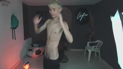 Snapshot of mattias_dantee chatting on March 12, 1:36 am mattias online show from March 12, 1:36 am