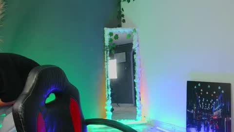 Snapshot of mattias_dantee chatting on September 29, 3:44 am mattias online show from September 29, 3:44 am