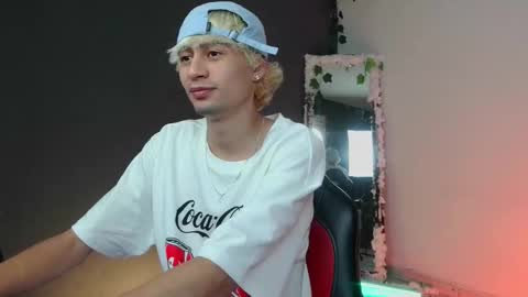 Snapshot of mattias_dantee chatting on October 23, 5:12 pm mattias online show from October 23, 5:12 pm