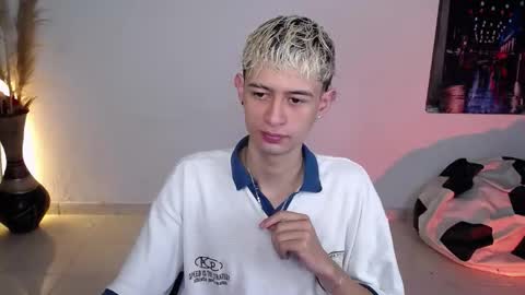 Snapshot of mattias_dantee chatting on November 30, 5:50 pm mattias online show from November 30, 5:50 pm