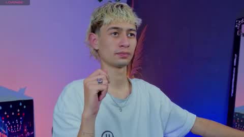 Snapshot of mattias_dantee chatting on December 2, 5:46 am mattias online show from December 2, 5:46 am