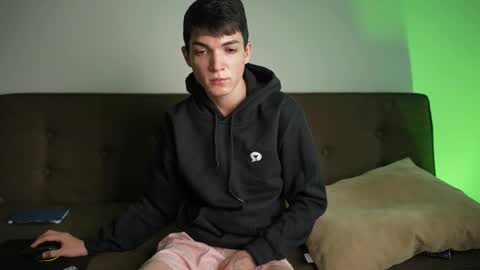 Snapshot of mattyaiden chatting on February 18, 5:20 pm Matty Aiden online show from February 18, 5:20 pm