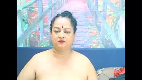 Snapshot of matureindian654u chatting on February 12, 8:37 pm matureindian654u online show from February 12, 8:37 pm