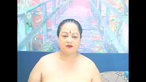 Snapshot of matureindian654u chatting on February 19, 9:05 am matureindian654u online show from February 19, 9:05 am