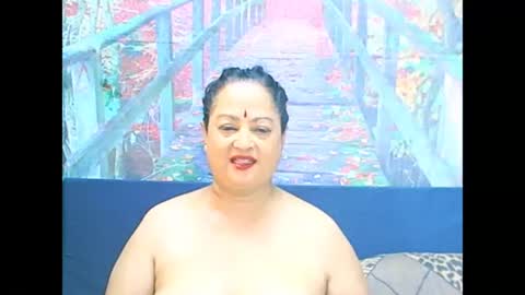 Snapshot of matureindian654u chatting on February 20, 8:05 am matureindian654u online show from February 20, 8:05 am