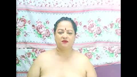 Snapshot of matureindian654u chatting on March 9, 7:07 pm matureindian654u online show from March 9, 7:07 pm