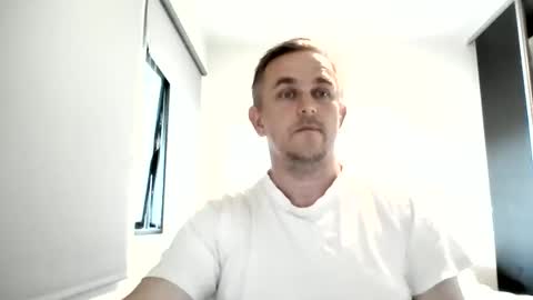 matureontheedge online show from June 6, 12:32 pm