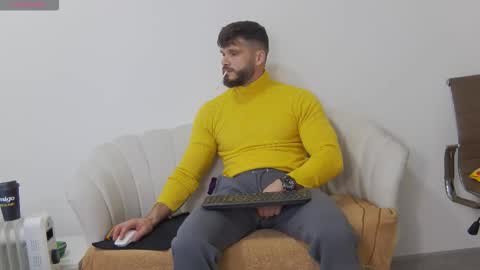 mauro_real_man online show from November 12, 6:30 pm