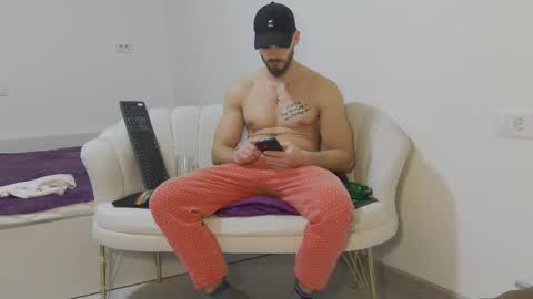 mauro_real_man online show from February 14, 6:15 pm