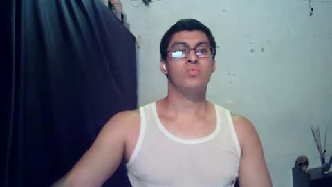 Snapshot of maurodirty chatting on July 11, 7:55 am Mauro online show from July 11, 7:55 am
