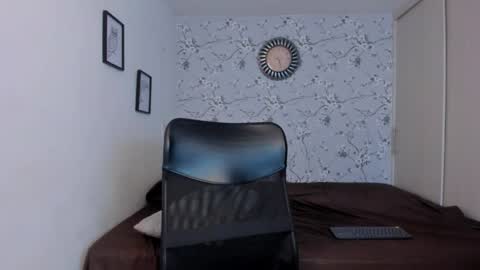 max D. online show from April 17, 11:30 pm