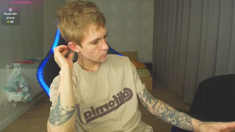 Max Gen with tats 24years  And Ethan without tats 20 years online show from December 20, 9:50 pm