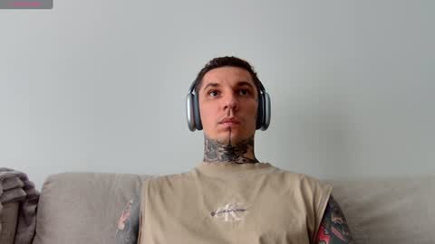 Snapshot of max_reaves chatting on July 11, 6:05 am online show from July 11, 6:05 am