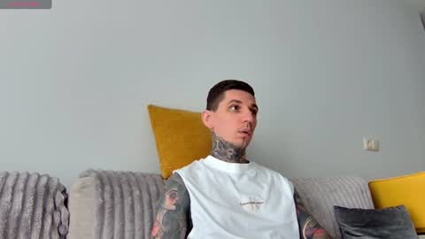 Snapshot of max_reaves chatting on July 12, 6:04 am online show from July 12, 6:04 am