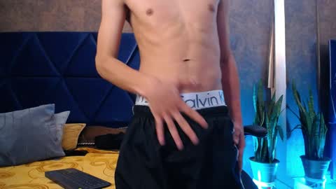 MAX--- online show from April 1, 5:52 am