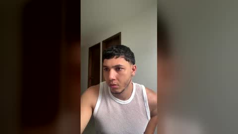 max_valiant1 online show from May 4, 12:23 pm