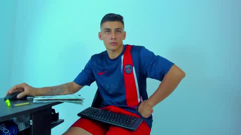 MAX     online show from June 6, 11:31 pm