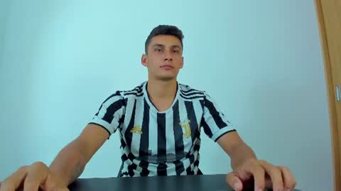 MAX     online show from June 17, 11:23 am