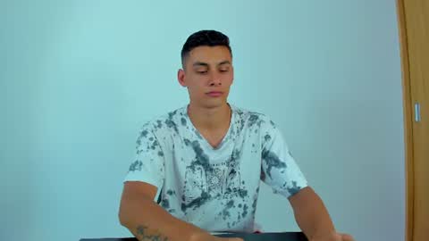 MAX     online show from June 24, 4:39 pm