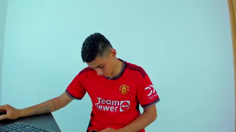 MAX     online show from July 11, 4:59 am