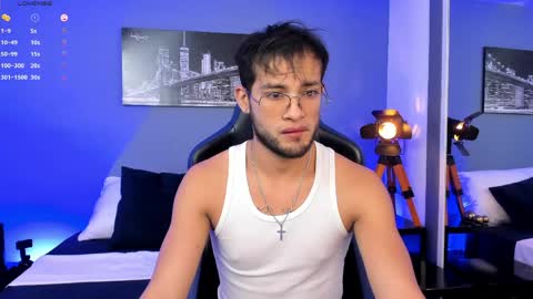 Snapshot of maxconor1 chatting on May 11, 11:05 am Max Conor online show from May 11, 11:05 am