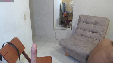 maxi dick online show from June 4, 5:52 pm