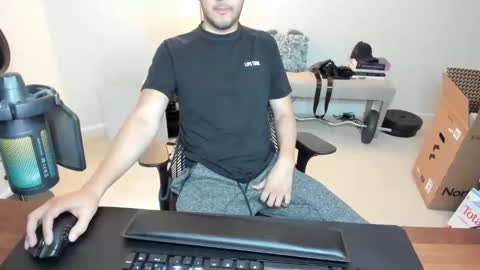 Snapshot of maximal91 chatting on December 2, 3:29 pm maximal91 online show from December 2, 3:29 pm