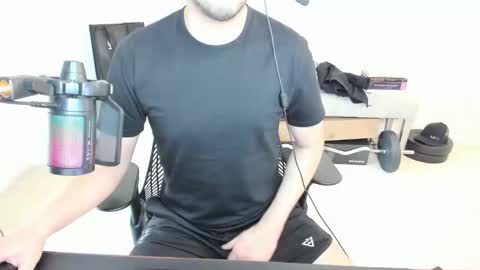 Snapshot of maximal91 chatting on February 27, 9:04 pm maximal91 online show from February 27, 9:04 pm