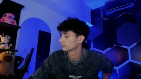 Maximo online show from July 11, 7:05 pm
