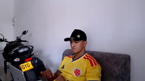 Maximo Sebastian online show from June 23, 9:46 pm