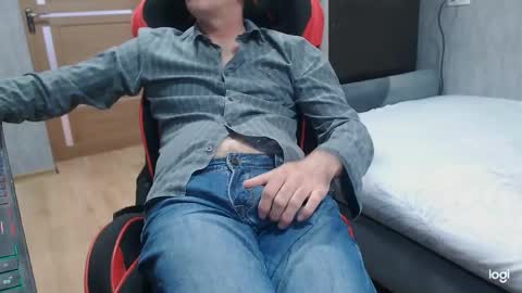 maximus3334 online show from May 13, 11:18 am