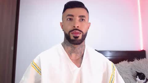 Independent Model online show from February 3, 3:59 am