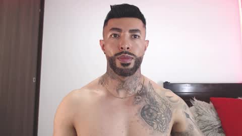 Independent Model online show from March 15, 2:39 am