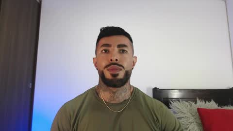 Independent Model online show from April 5, 8:50 pm