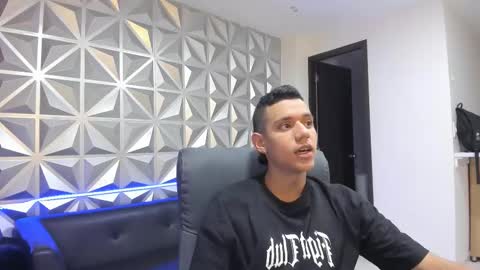 Snapshot of maximuss_19 chatting on January 2, 7:07 pm Maximus online show from January 2, 7:07 pm